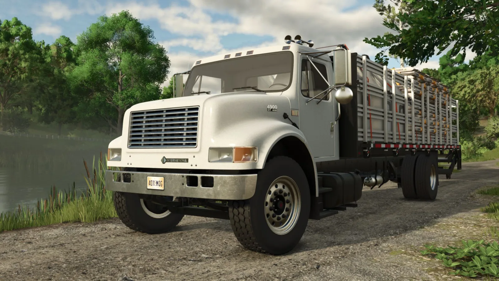 International 4900 Stakebed FS25