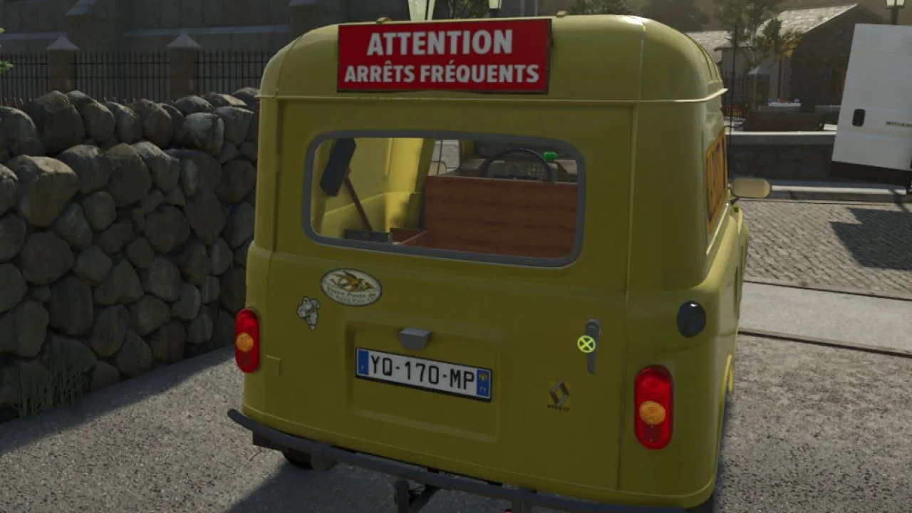 Renault 4L La Poste FS25 - screenshot 1