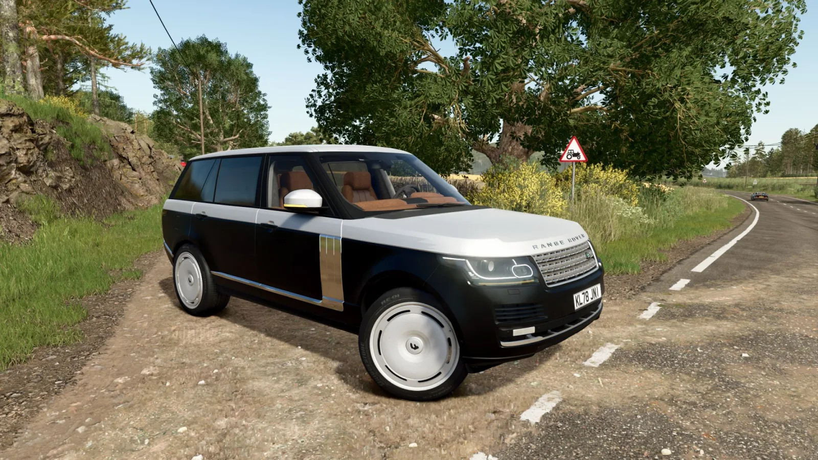 Range Rover LWB FS25 - screenshot 3