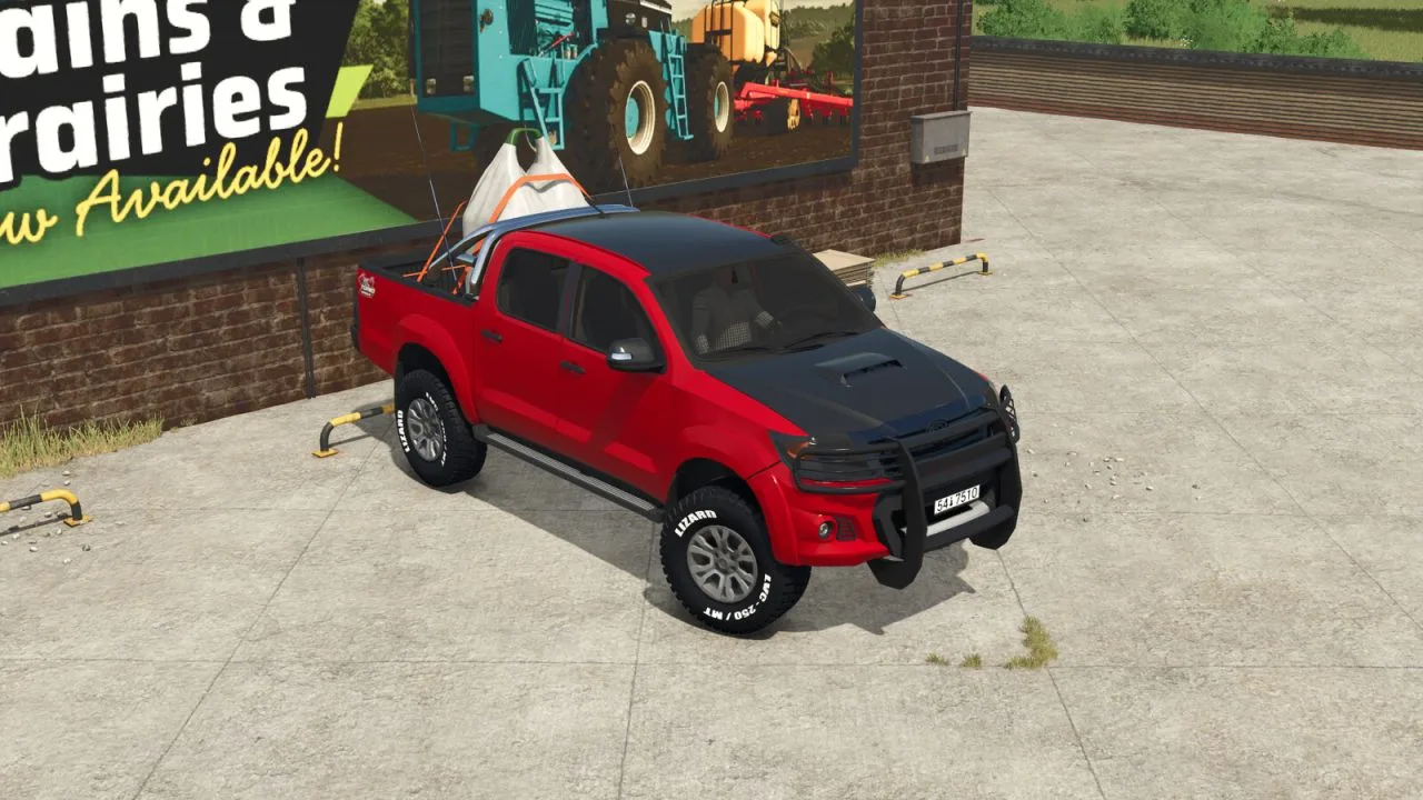 Toyota Hilux 2013 FS25 - screenshot 3