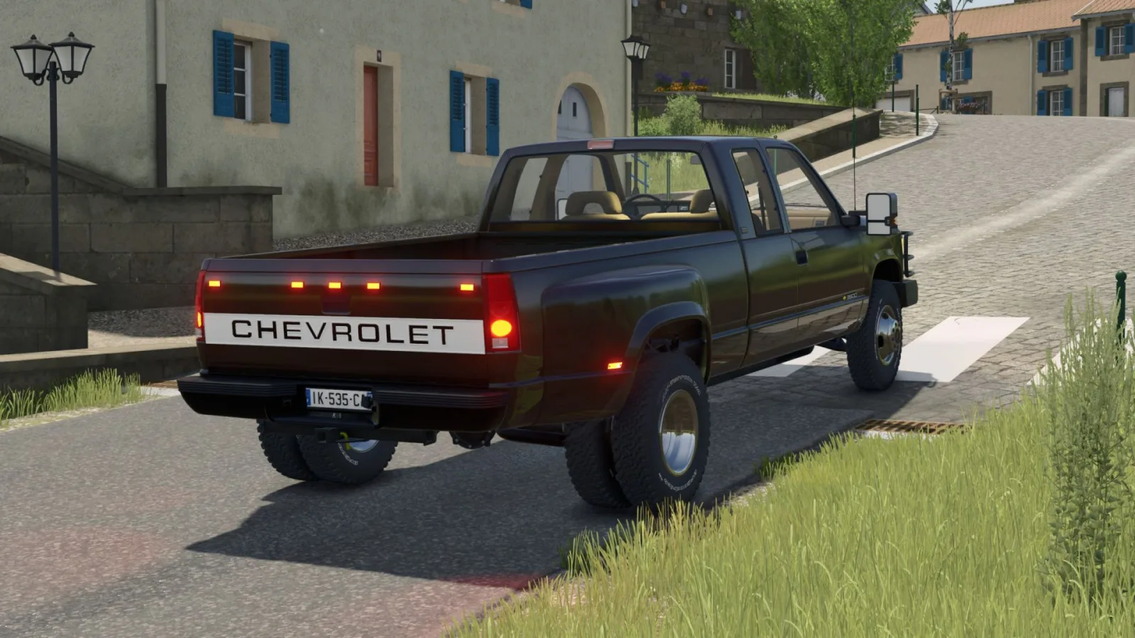 Chevrolet GMT 400 FS25 - screenshot 3