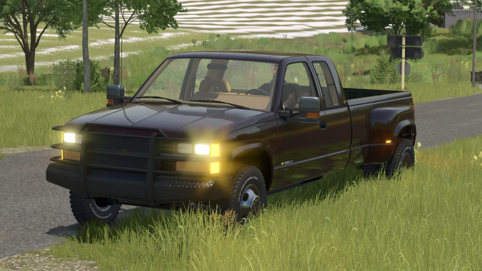 Chevrolet GMT 400 FS25 - screenshot 1