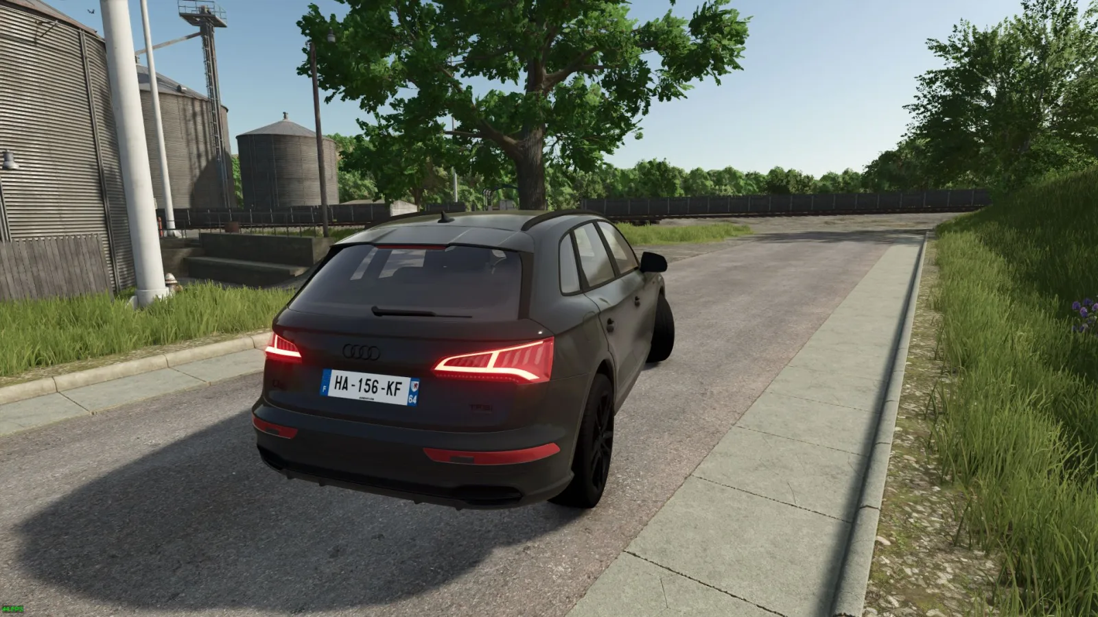 Audi Q5 T.F.S.I. 2020 FS25 - screenshot 2