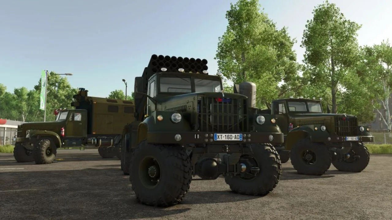 Soviet-Era Military Truck Fleet FS25 - screenshot 3
