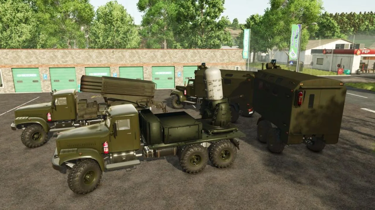 Soviet-Era Military Truck Fleet FS25 - screenshot 1