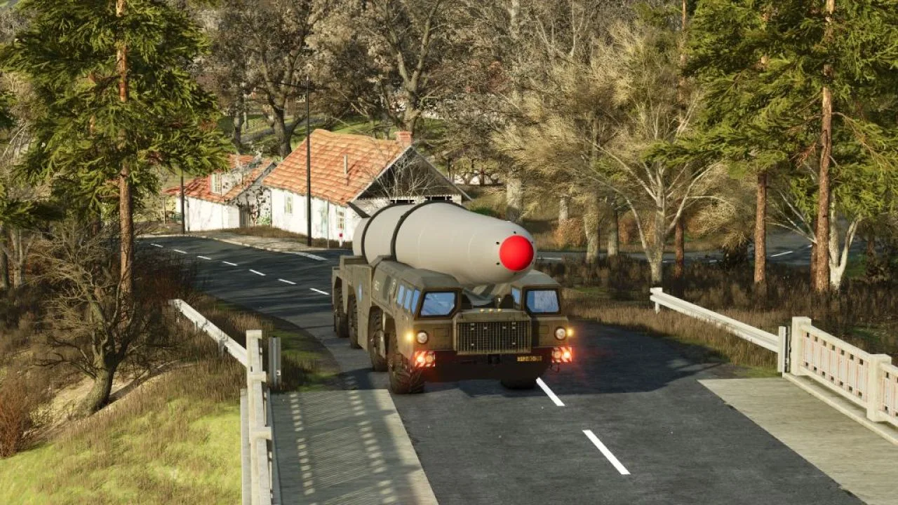 MAZ Missile Transporters & NASA Launch Vehicles FS25 - screenshot 1