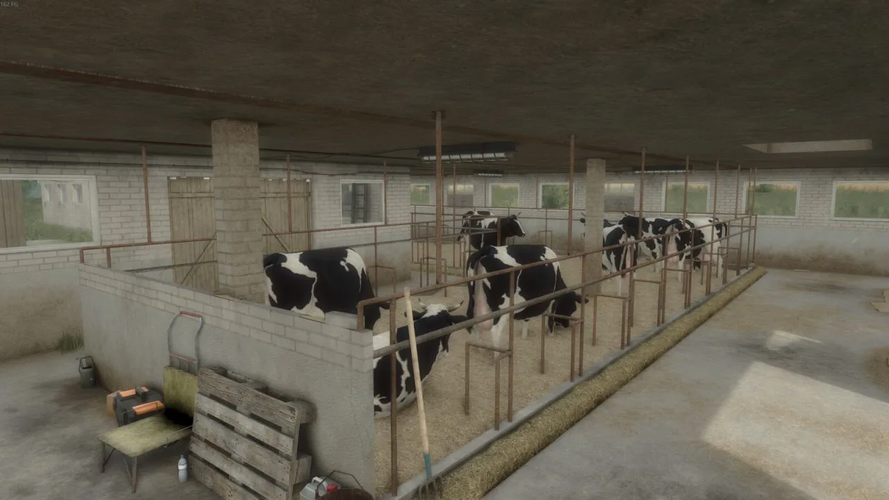 Old White Cowbarn FS25 - screenshot 3